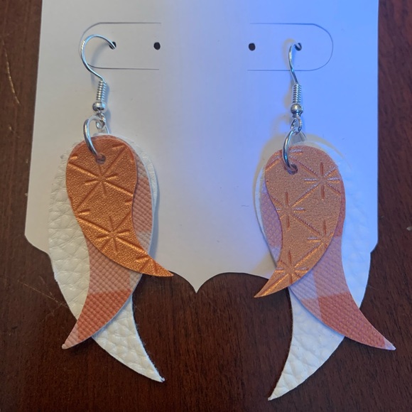 Handcrafted faux leather earrings - Picture 1 of 1